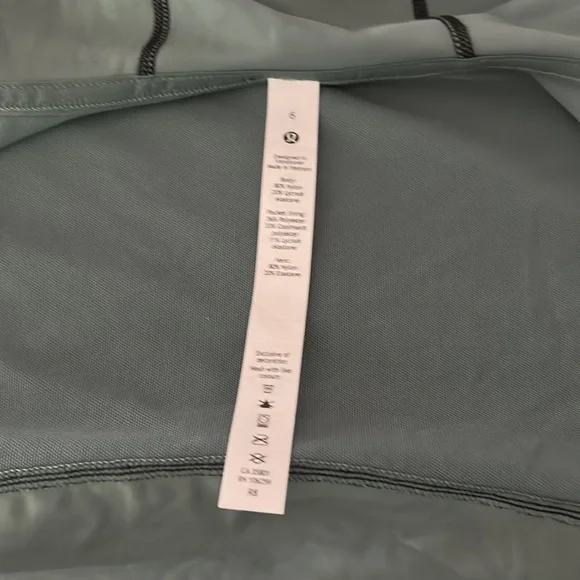 Rare lululemon hooded define jacket mesh vent nulu size 6! - Picture 3 of 3